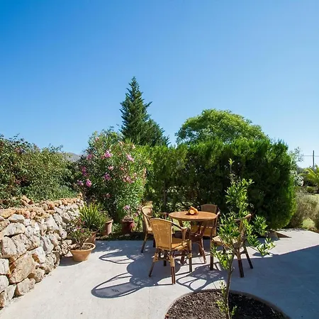 Feriehus Stone Majorcan With Gardens Pollença