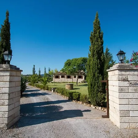 Stone Majorcan With Gardens Feriehus
