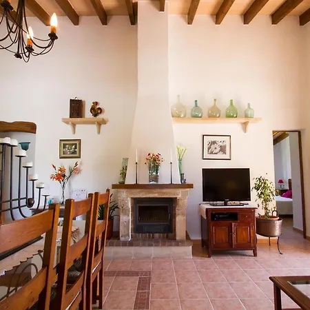 Stone Majorcan With Gardens Feriehus